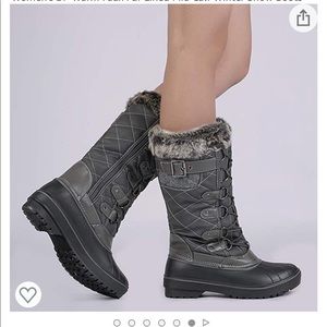 Dream Paris fur lined lace up boots sz 9 grey Eva